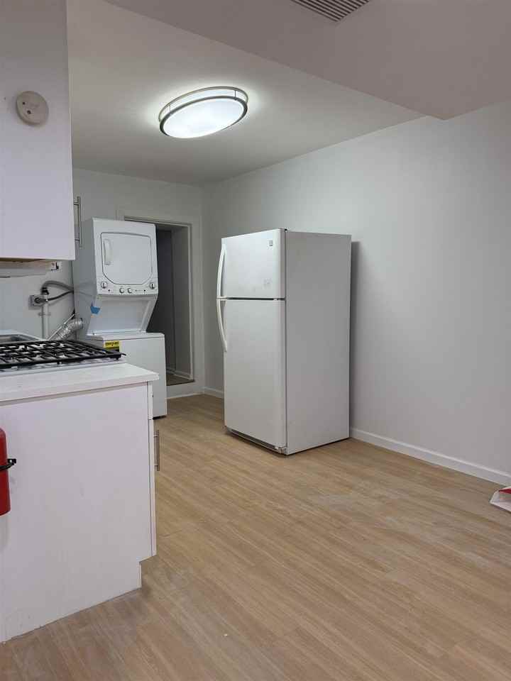 298 Princeton Ave #1 - Photo 3 of 18