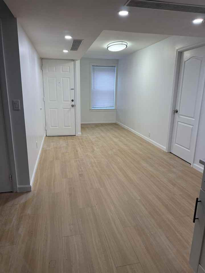 298 Princeton Ave #1 - Photo 5 of 18