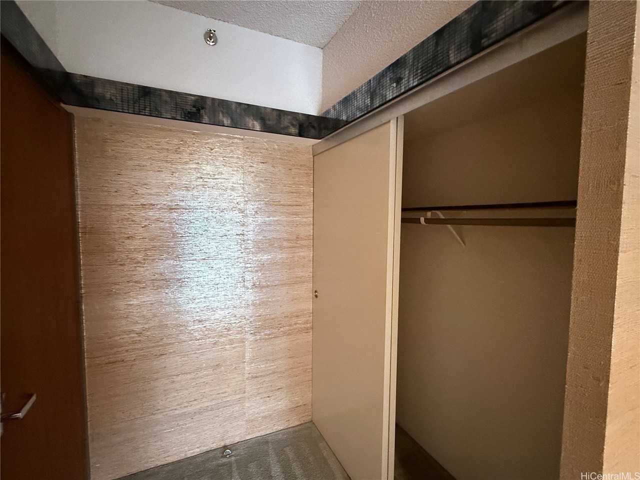 1188 Bishop St Ste 2712 - Photo 3 of 6