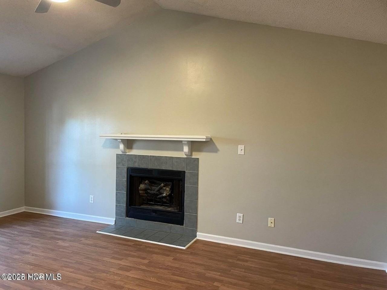 202 Deer Creek Dr - Photo 3 of 14