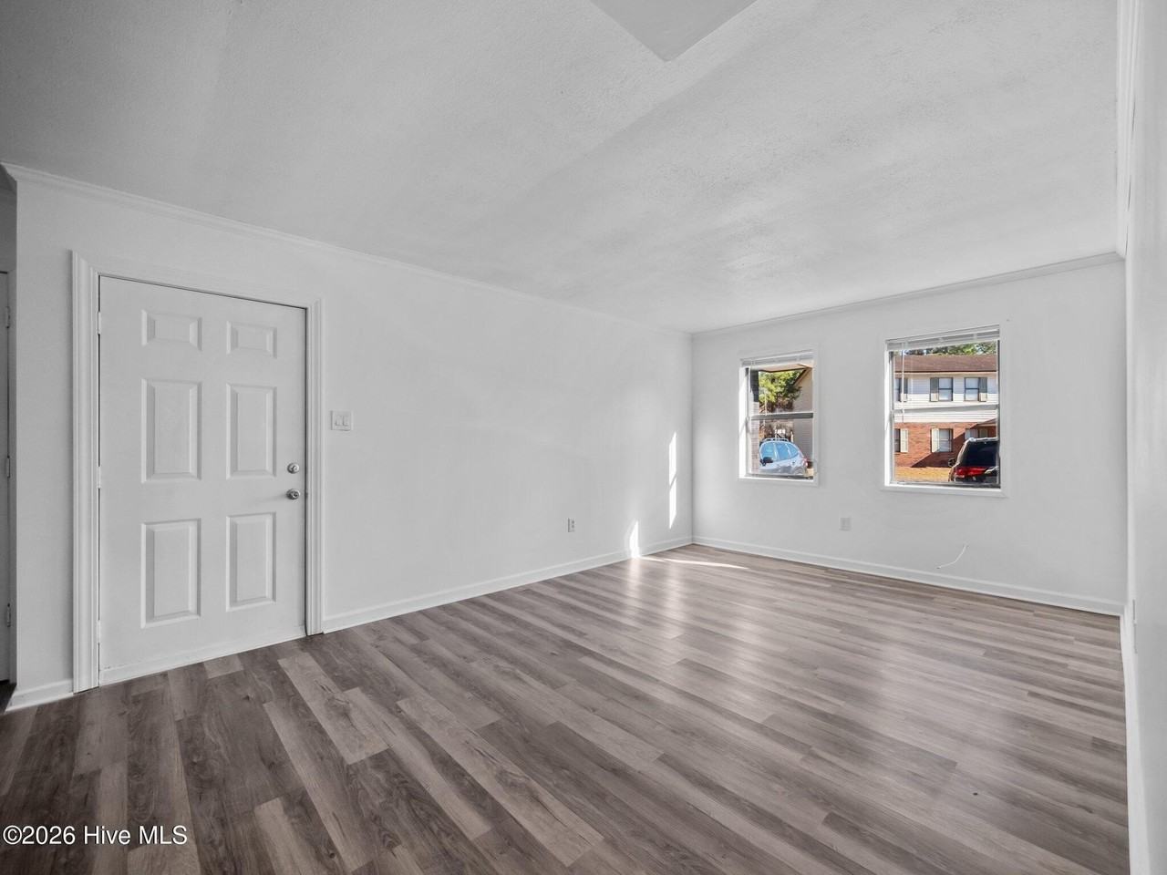 110 Ravenwood Dr Apt A - Photo 2 of 17