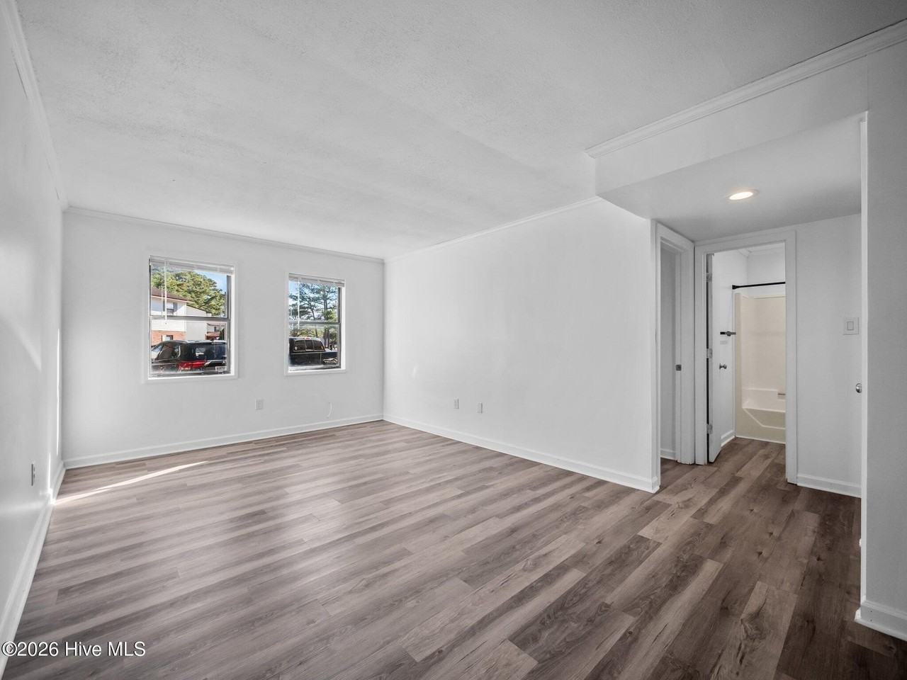 110 Ravenwood Dr Apt A - Photo 4 of 17