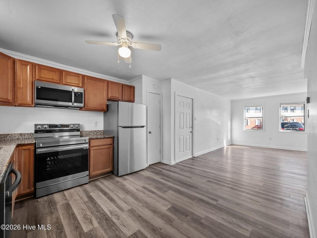 110 Ravenwood Dr Apt A - Photo 6 of 17