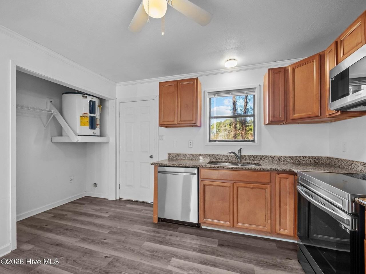 110 Ravenwood Dr Apt A - Photo 7 of 17