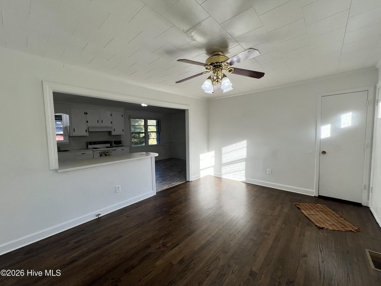 731 Newland Rd - Photo 3 of 9