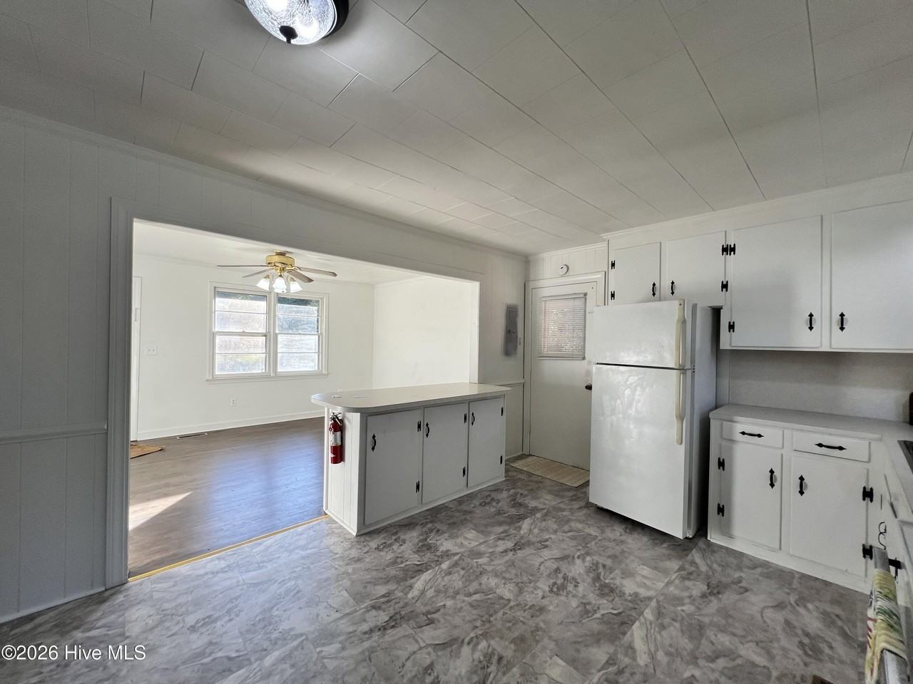 731 Newland Rd - Photo 5 of 9