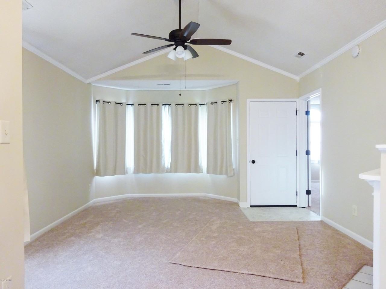 122 Basswood Ct - Photo 4 of 26