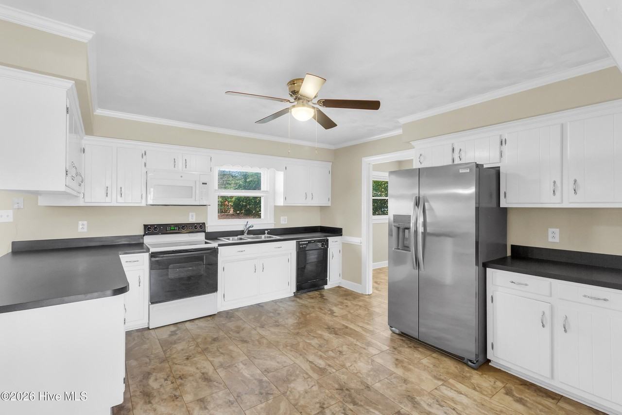 4912 Morton Rd - Photo 7 of 40