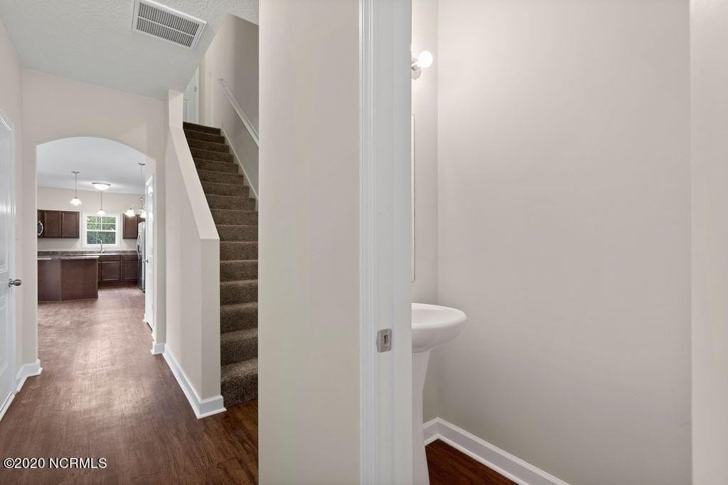 509 Shallotte Ln - Photo 4 of 23