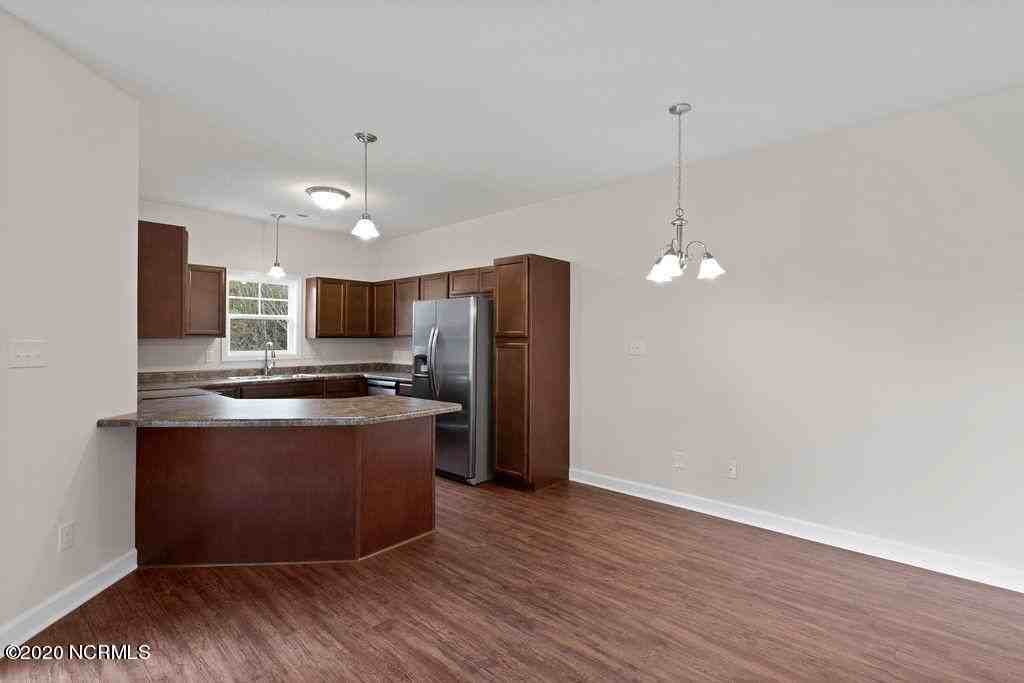 509 Shallotte Ln - Photo 7 of 23