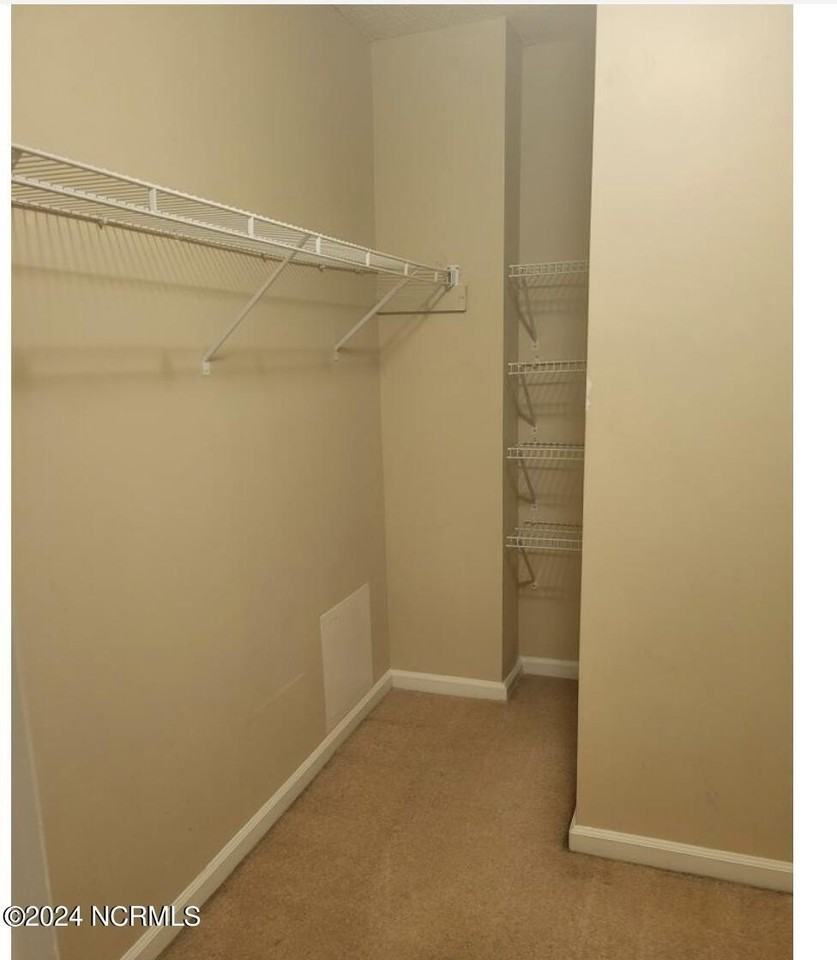 112 Breezewood Dr Apt E - Photo 7 of 11