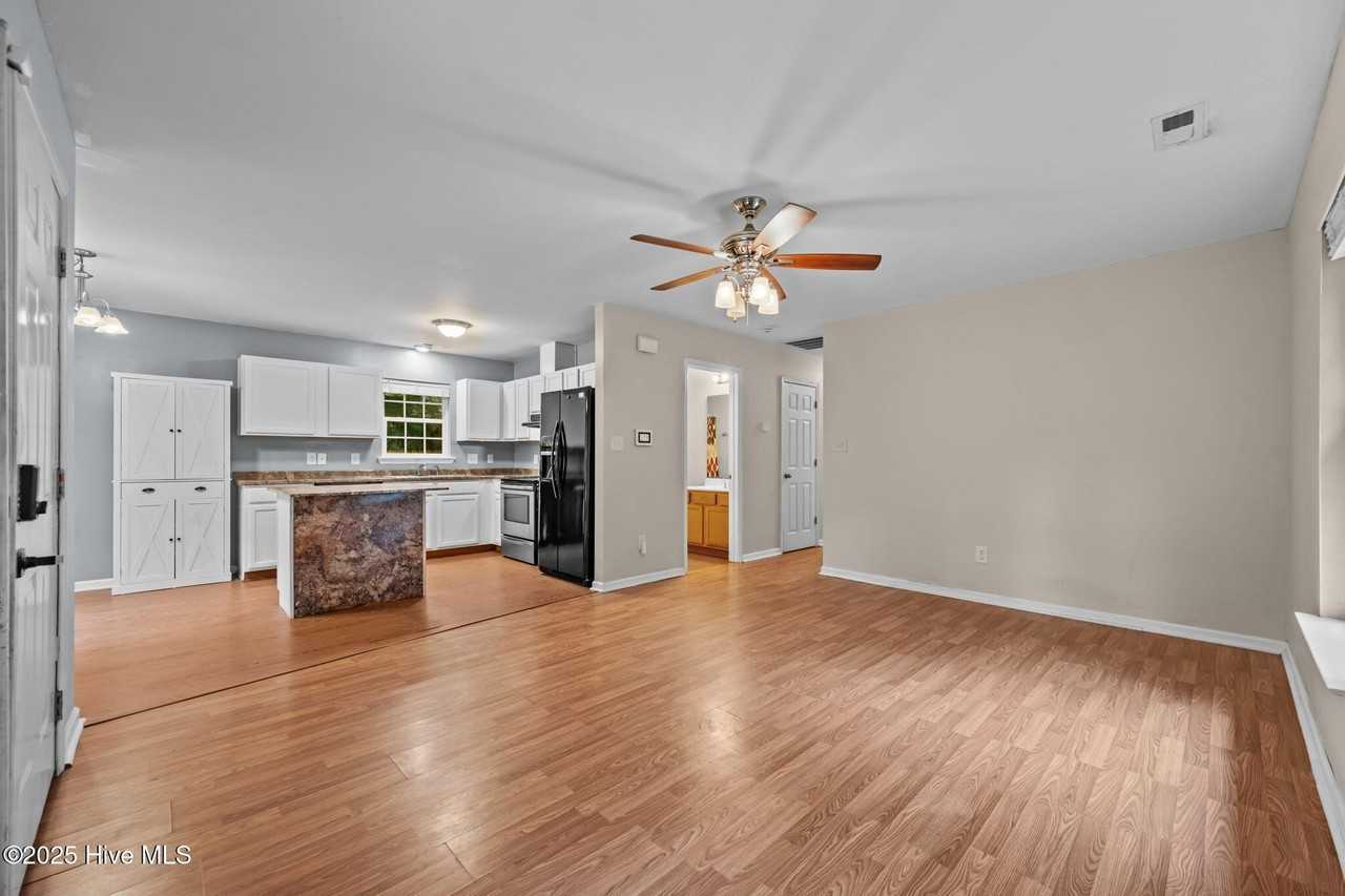 1624 Hargett St - Photo 6 of 38