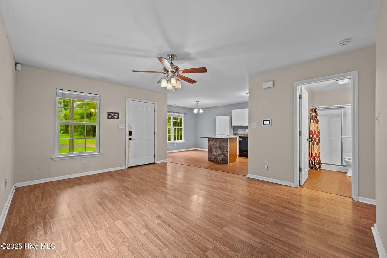 1624 Hargett St - Photo 7 of 38