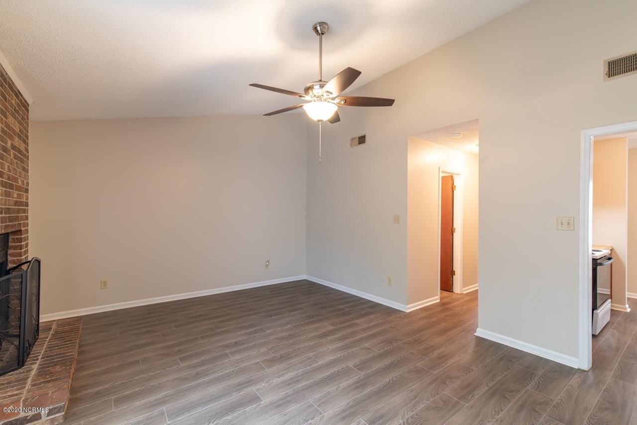 1924 Greenstone Ct - Photo 5 of 19