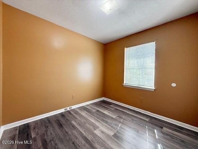 606 S Hampton Dr - Photo 7 of 16