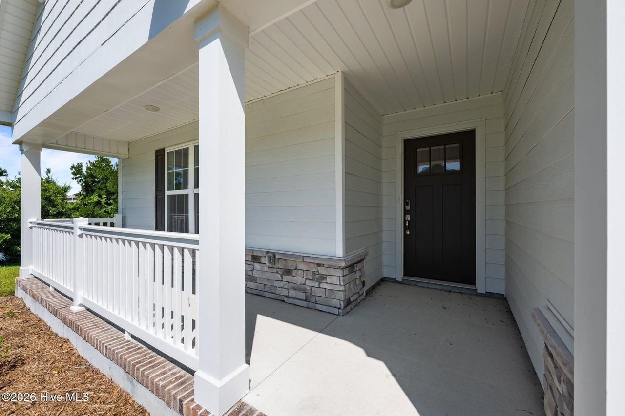 121 Grantham Pl - Photo 4 of 32