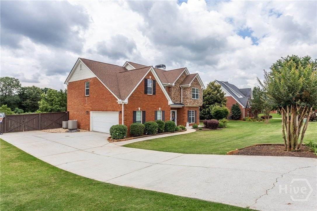 1081 Ruby Way - Photo 3 of 28