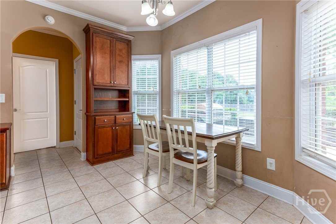 1081 Ruby Way - Photo 7 of 28