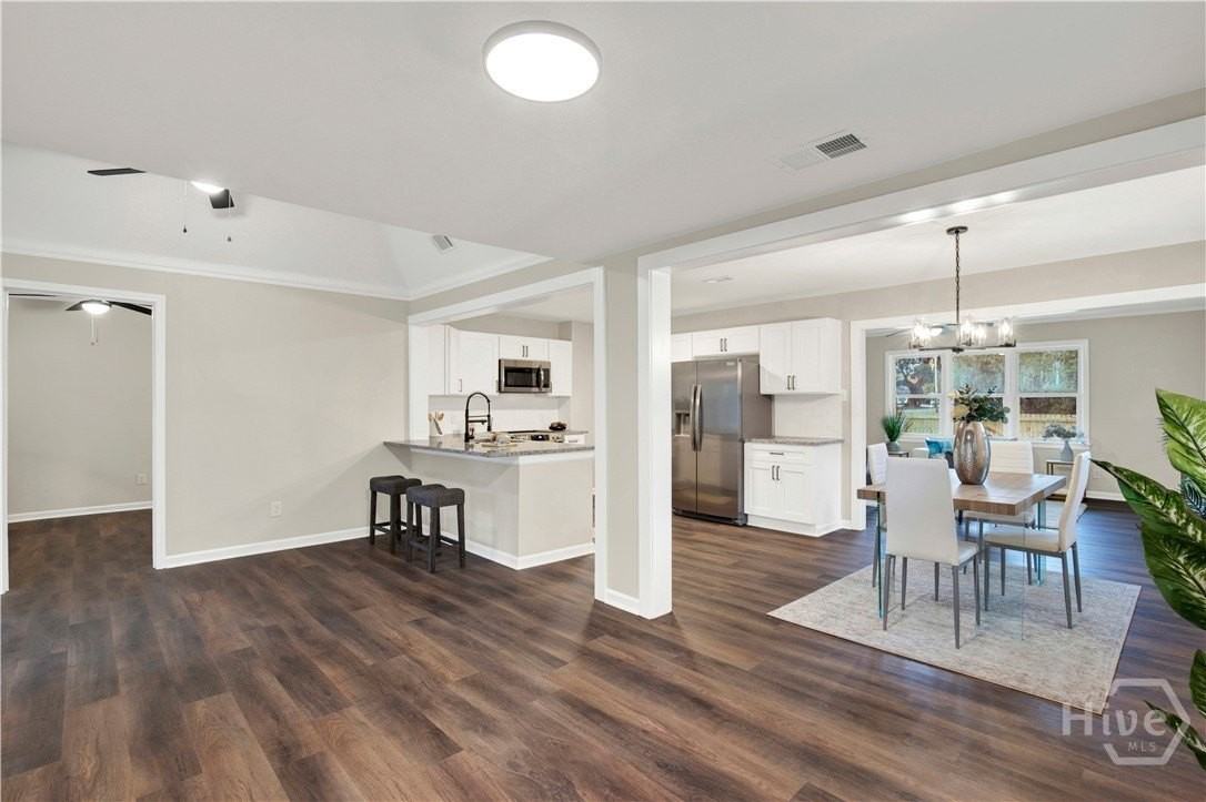 712 Lee Blvd - Photo 4 of 36