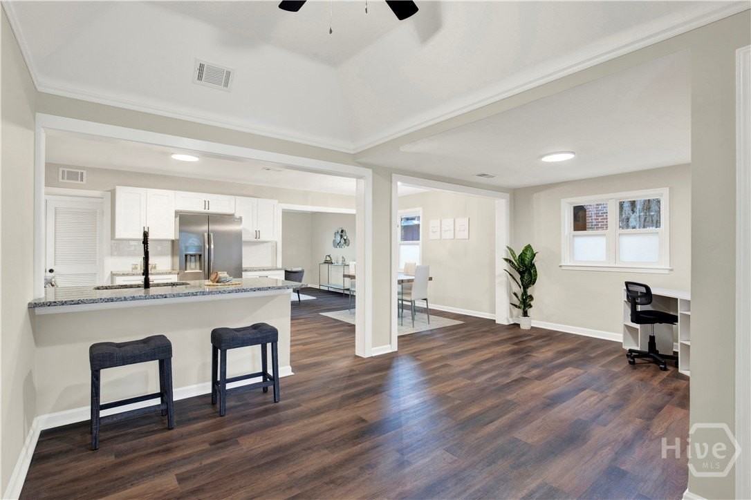 712 Lee Blvd - Photo 6 of 36