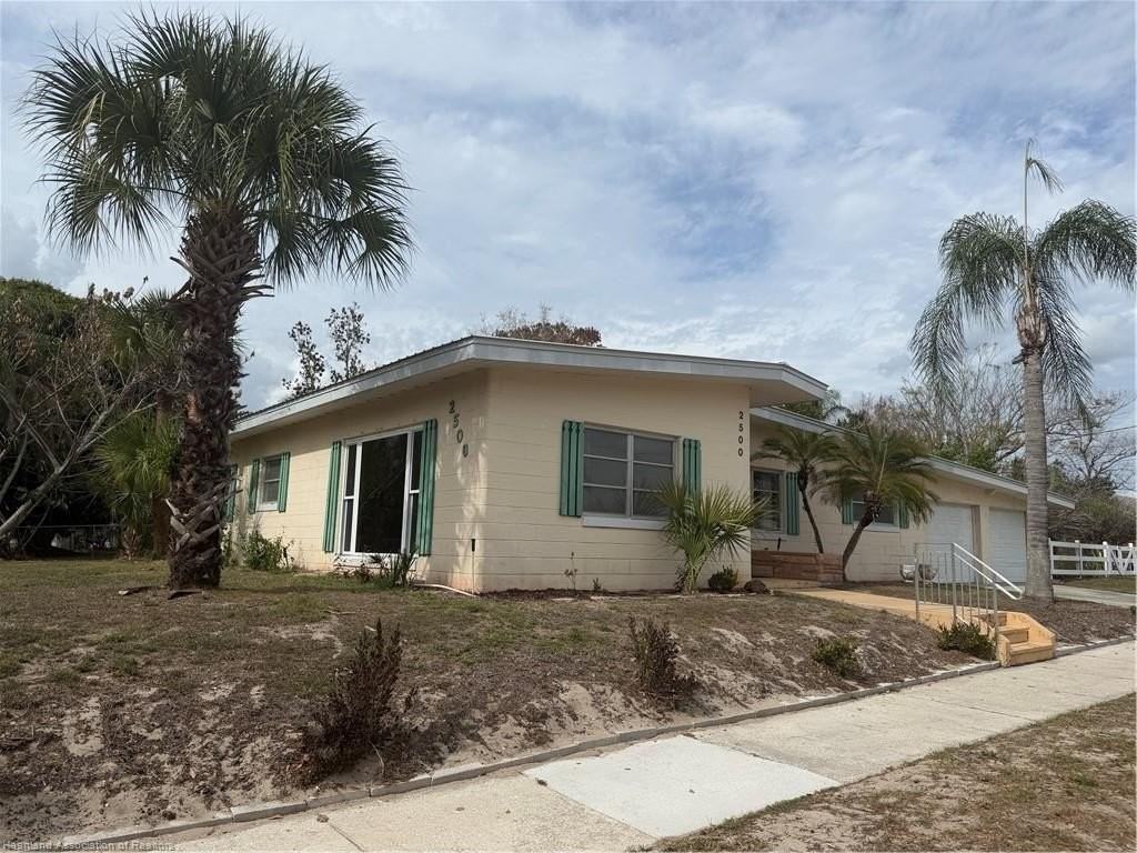 2500 Lakeview Dr - Photo 2 of 14