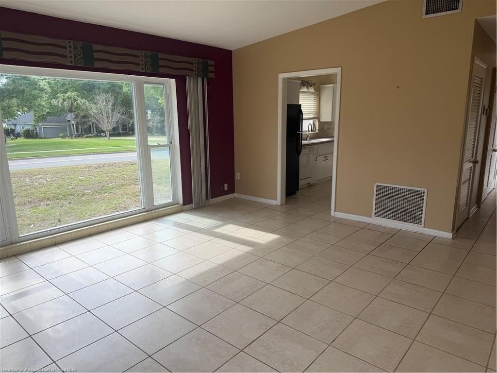 2500 Lakeview Dr - Photo 3 of 14