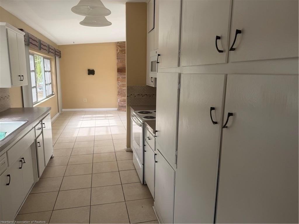 2500 Lakeview Dr - Photo 5 of 14