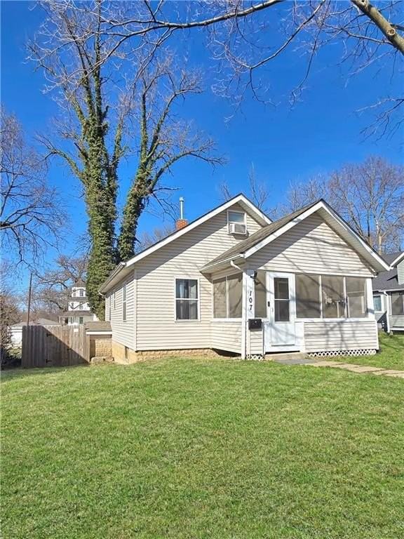 107 E North St - Photo 2 of 30