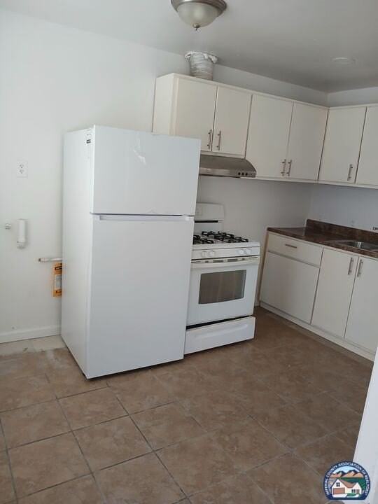 162 W Alamo St Apt C - Photo 3 of 10