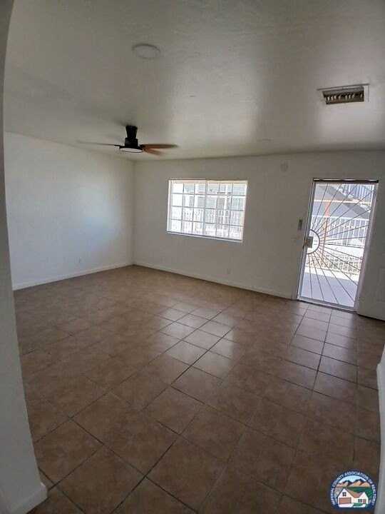 162 W Alamo St Apt C - Photo 4 of 10