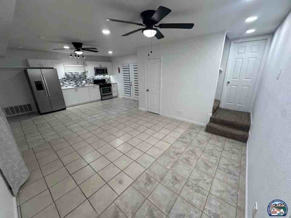 839 W Orange Ave Apt 2 - Photo 3 of 16