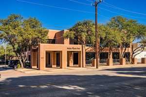 featured image of 820 Main St