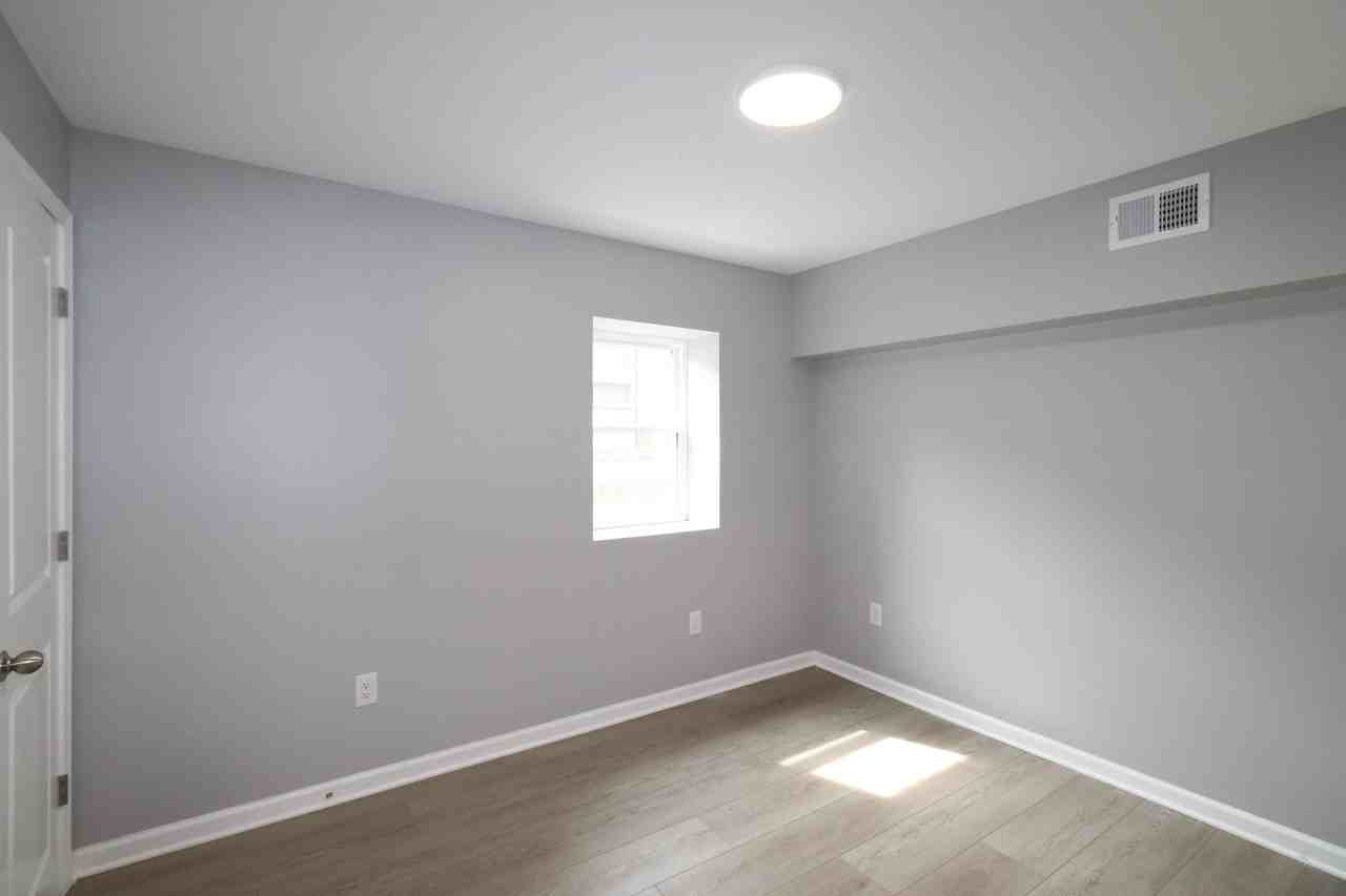 203 S 1st St Apt 201 - Photo 7 of 11
