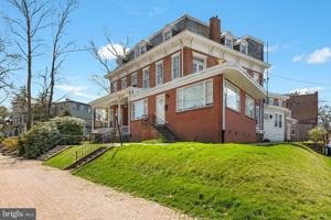 featured image of 1412 Delaware Ave