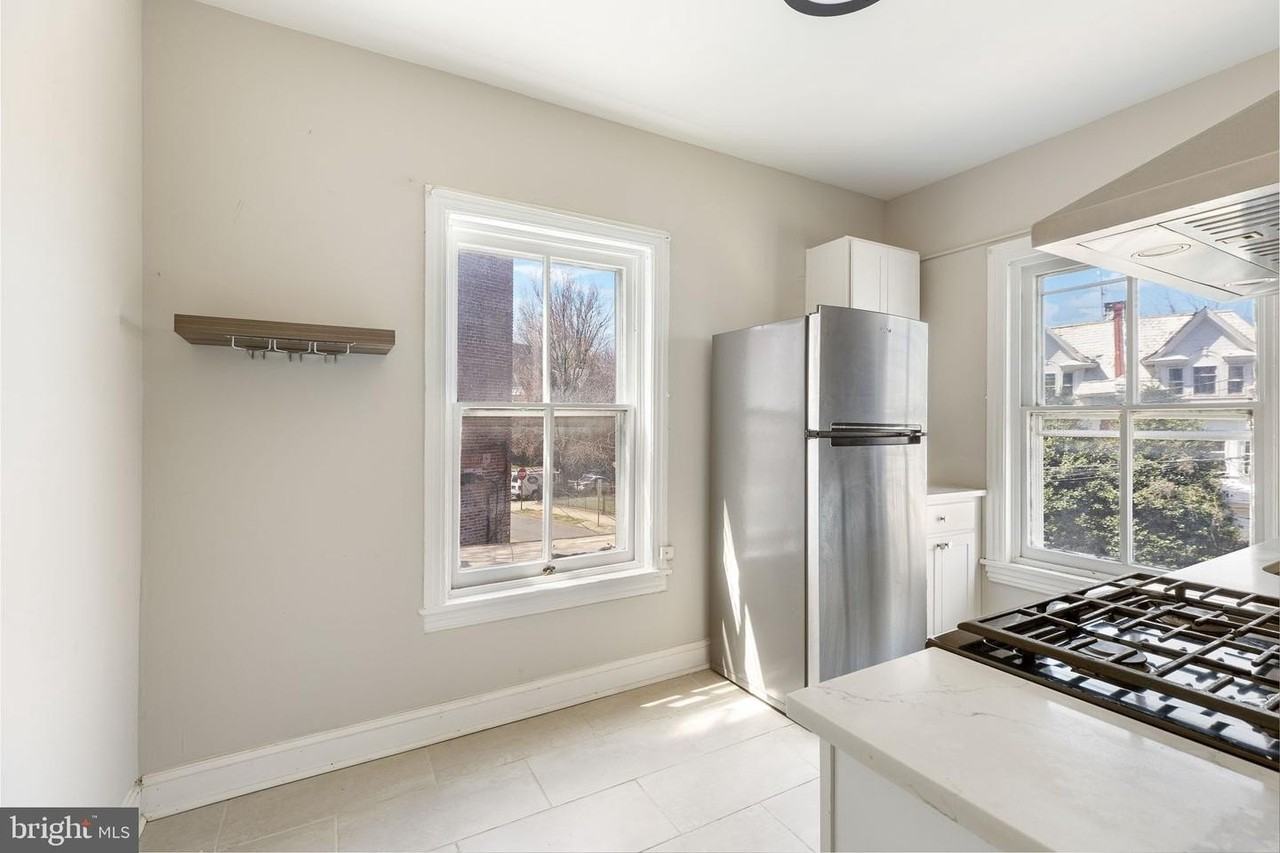 1412 Delaware Ave - Photo 5 of 9