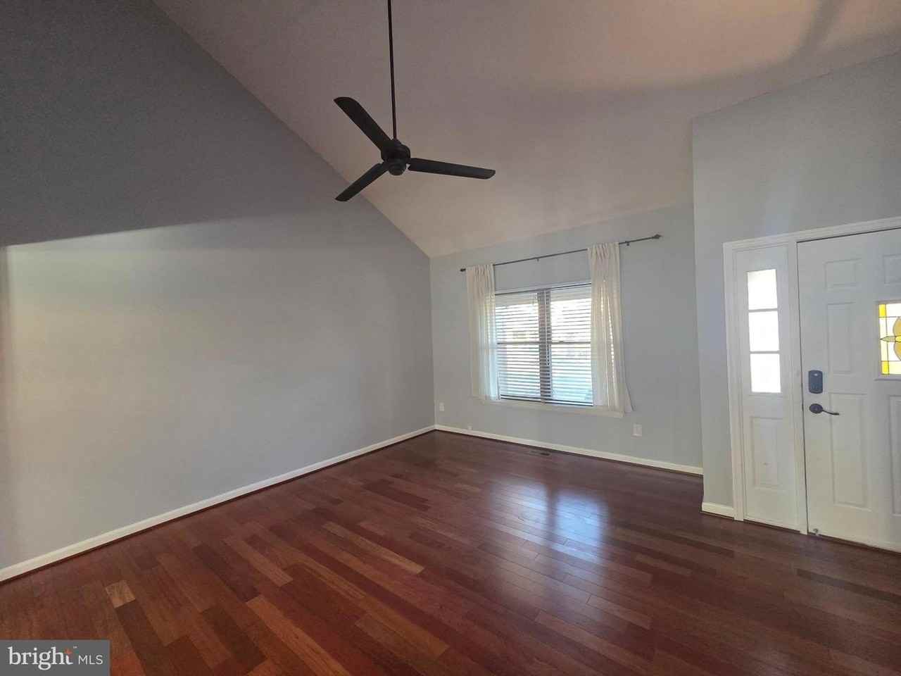 6321 Early Glow Ct - Photo 4 of 30