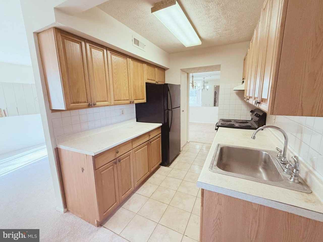 7716 Hanover Pkwy - Photo 6 of 17