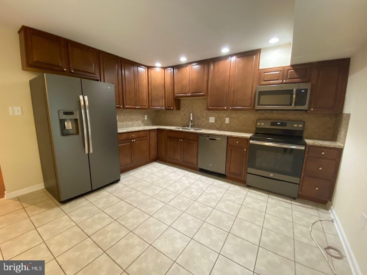 5152 Cottonwood Ct - Photo 5 of 21