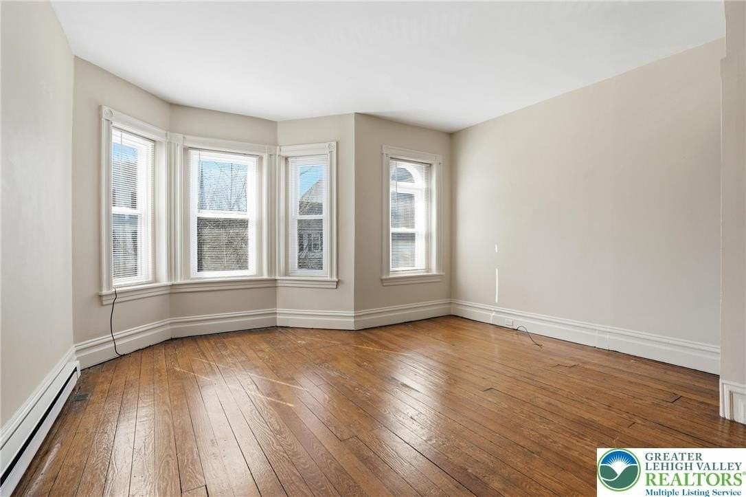 93 E Broad St - Photo 5 of 16