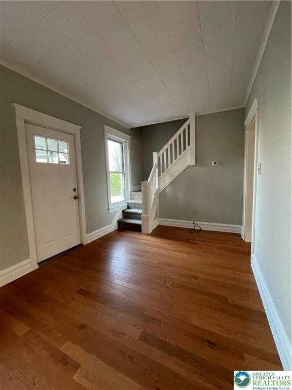 2064 Grape St - Photo 3 of 12