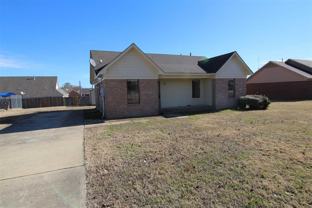 46 Pennsylvania Ave - Photo 1 of 1