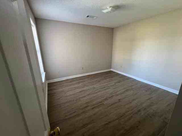 46 Pennsylvania Ave - Photo 7 of 10