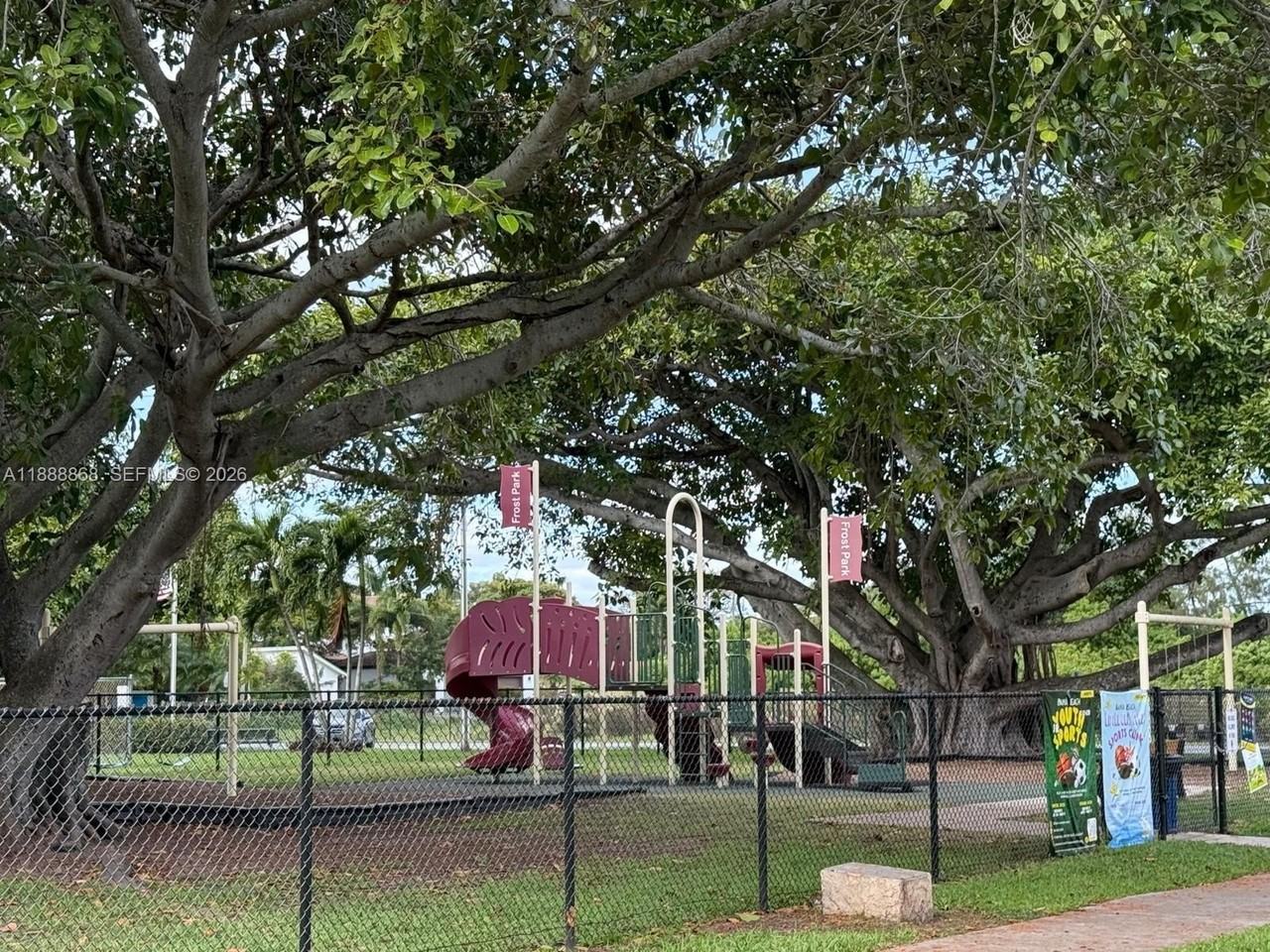 610 Ne 2nd St #205 - Photo 4 of 13