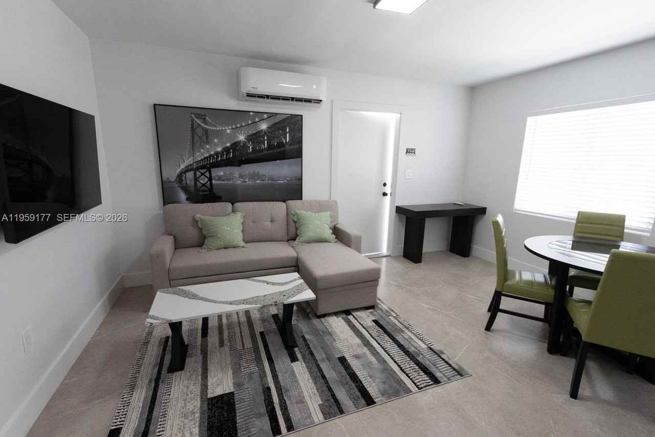 1002 Nw 74th St #2 - Photo 3 of 7