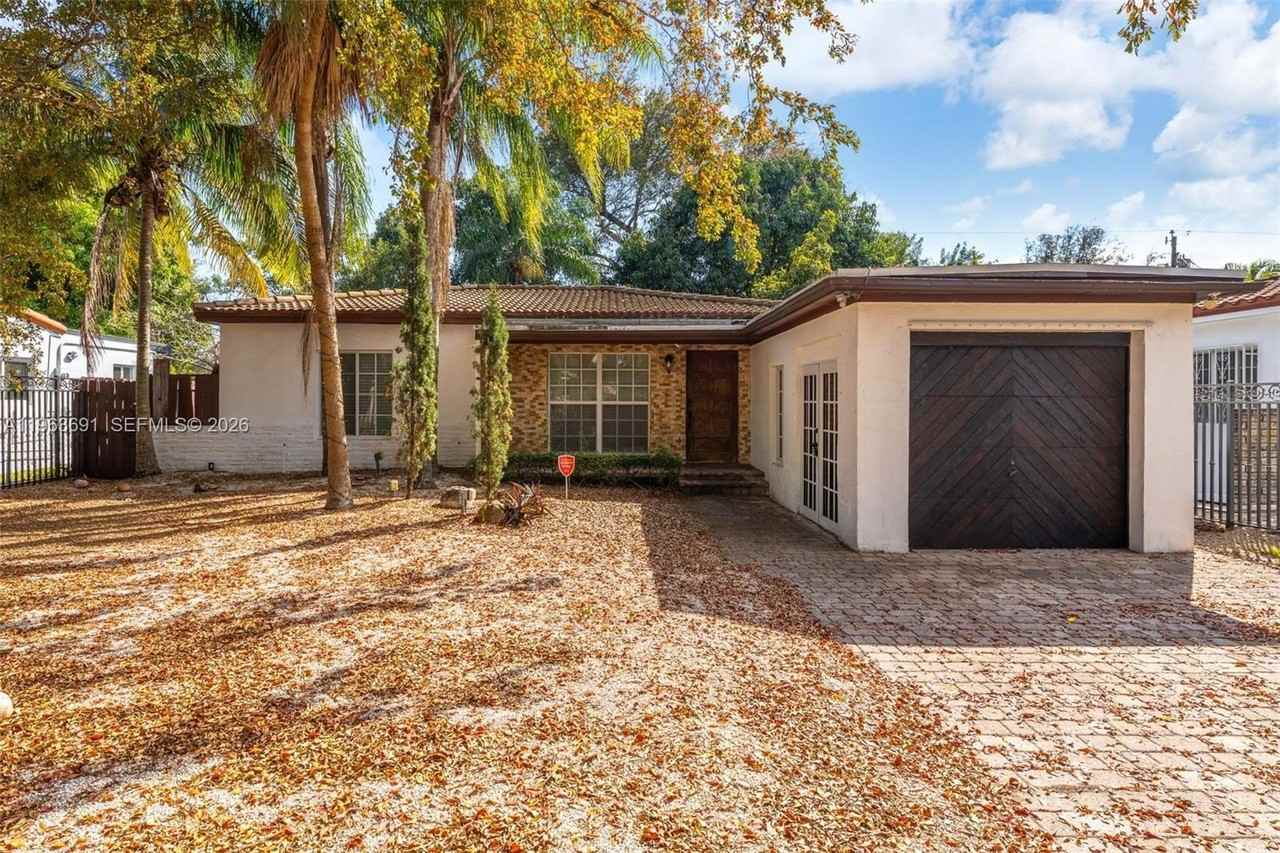 4220 Sw 13th St #4220 - Photo 3 of 32