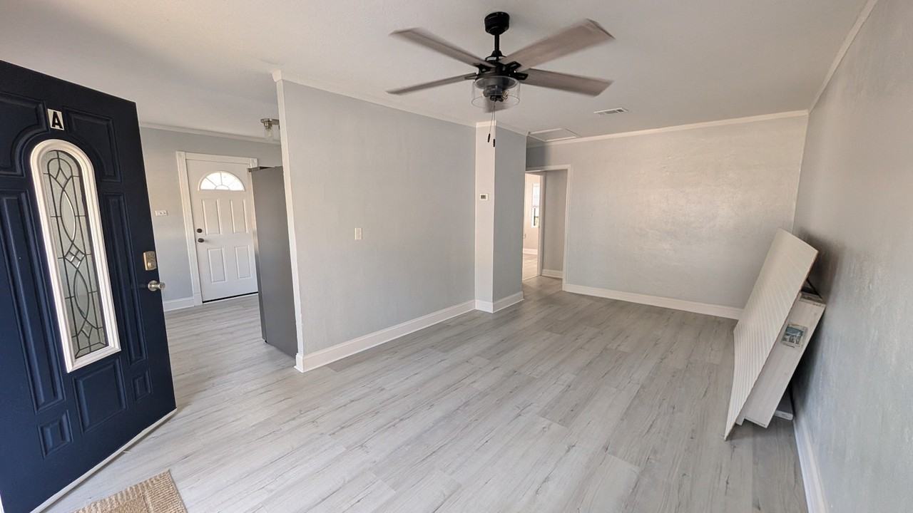 208 Spencer Place, Unit A - Photo 2 of 8