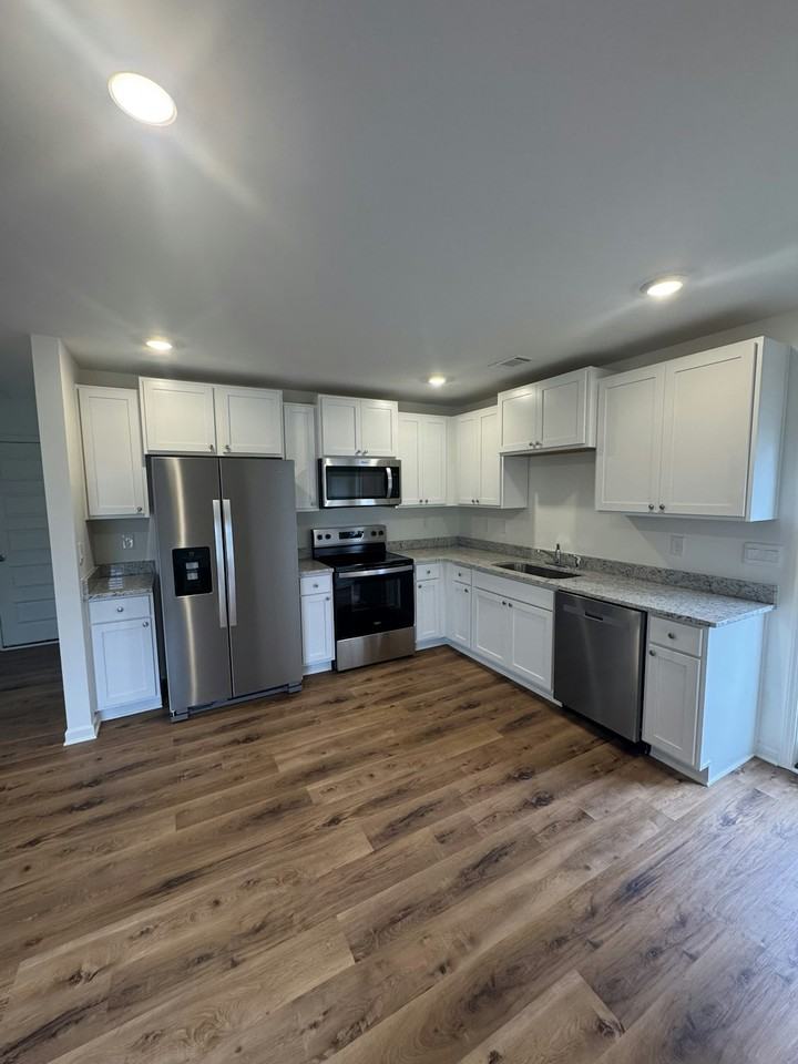 11316 Snapdragon Cove - Photo 3 of 16