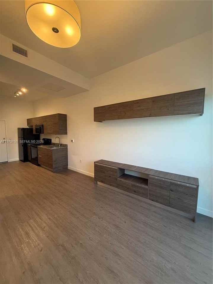 61 Nw 37th Ave #0414 - Photo 6 of 18