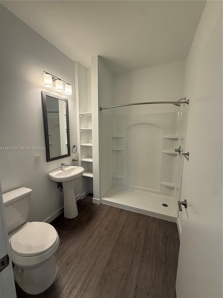 61 Nw 37th Ave #0414 - Photo 7 of 18