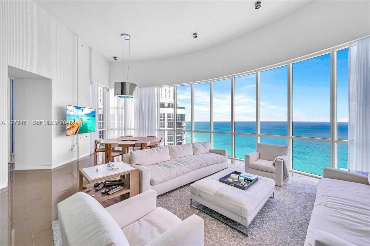 18101 Collins Ave #5509 - Photo 3 of 44